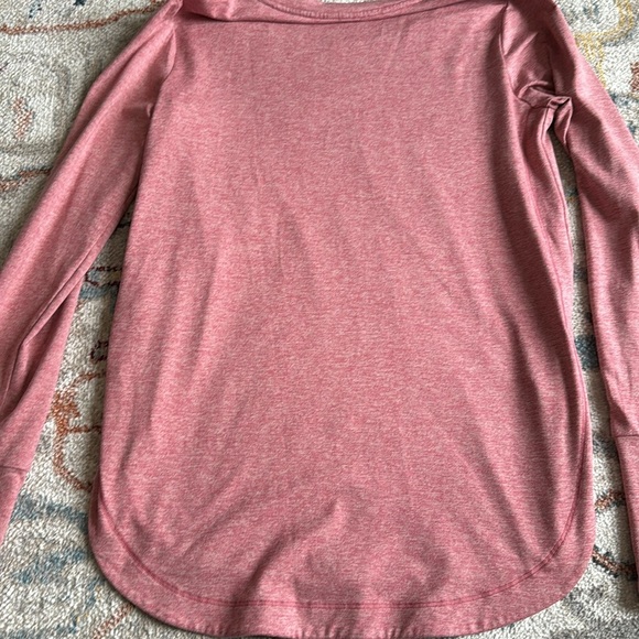 Athleta Womens Pink Long Sleeve Crew Neck Top Stretch Curved Hem Side Slits M - Picture 7 of 7